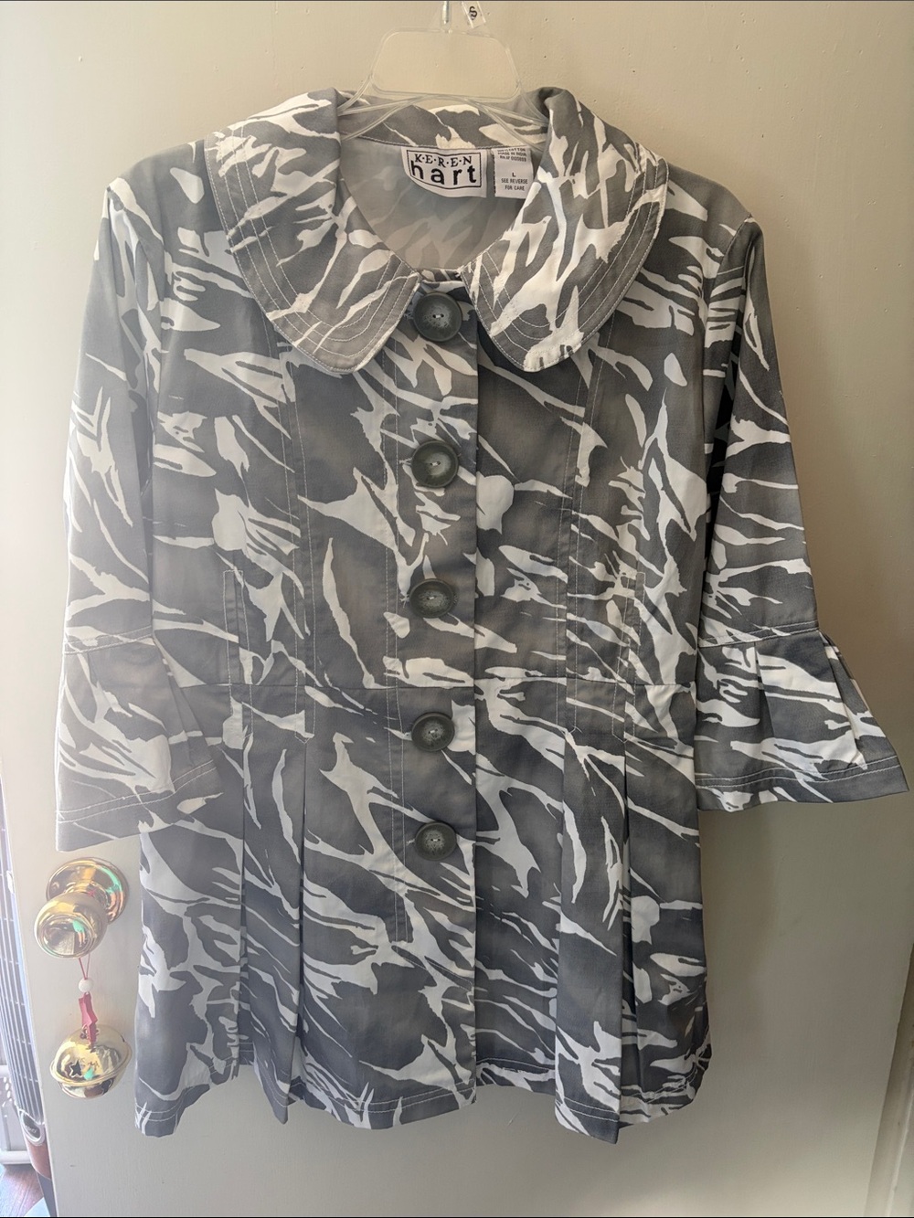 KEREN hart Gray & White Printed Button-Front Lightweight Jacket